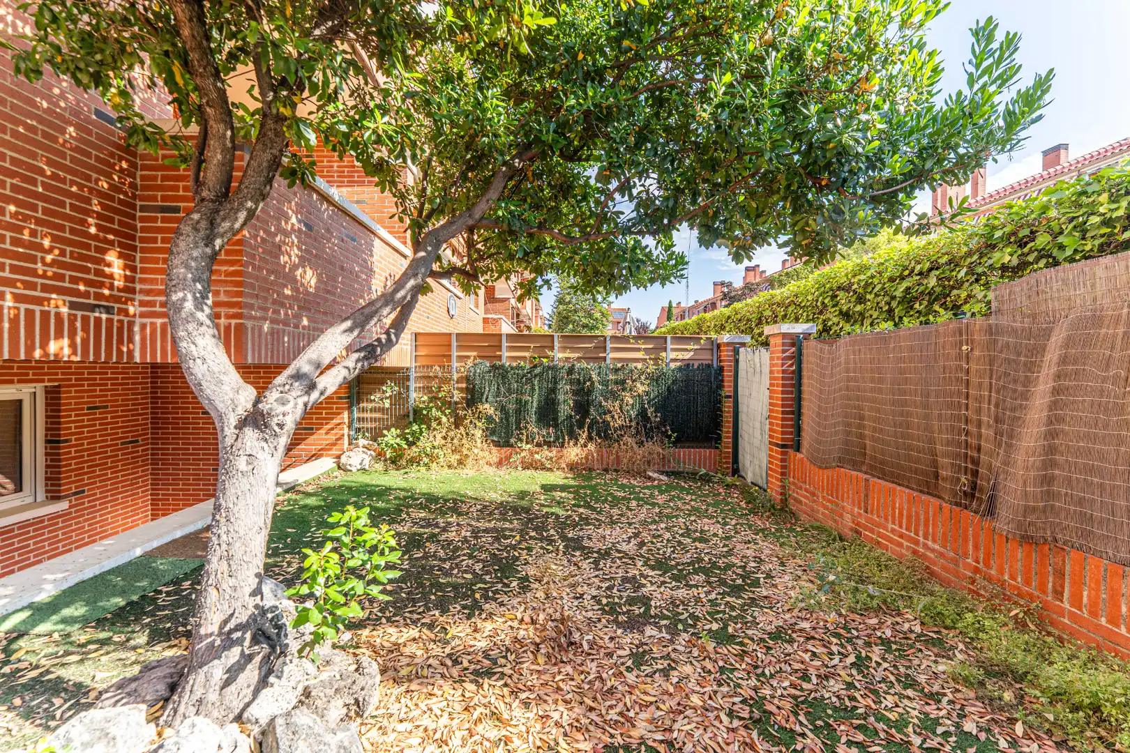 Jardín de Casa adosada en venta en Las Rozas de Madrid con Calefacción, Jardín privado y Parquet