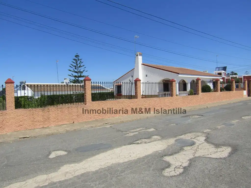 Vista exterior de Casa o chalet en venta en Ayamonte con Jardín privado, Terraza y Amueblado