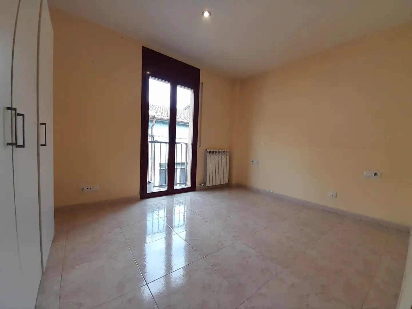 Habitación de Piso en venta en Olot con Calefacción, Trastero y Balcón