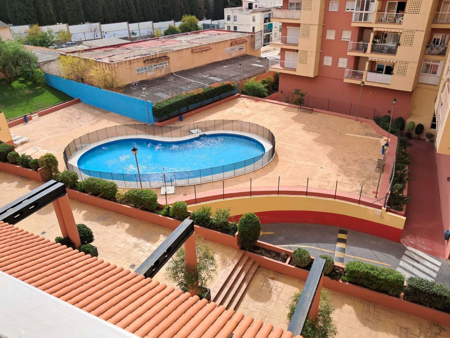 Piscina de Pis en venda en Marbella amb Moblat