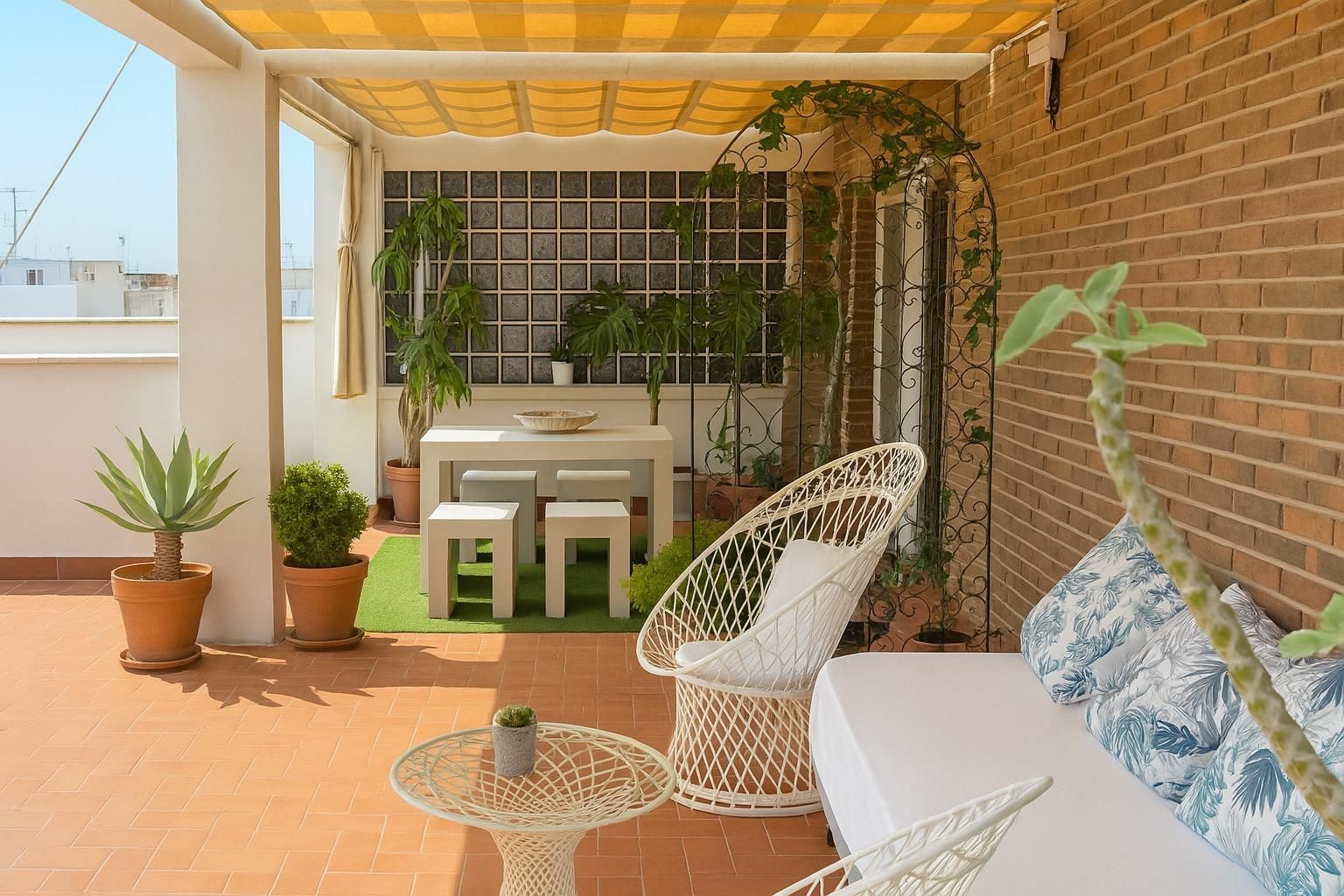 Terrassa de Pis de lloguer en Elche / Elx amb Aire condicionat, Calefacció i Jardí privat