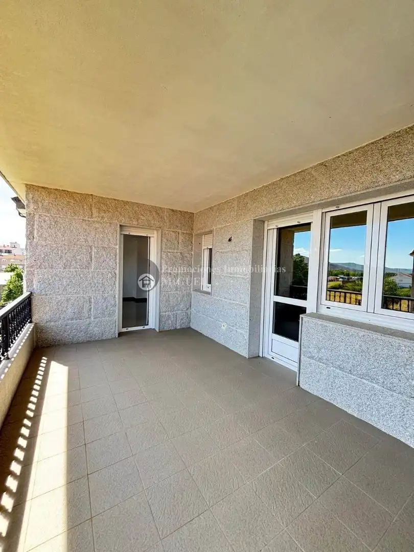 Flat for sale in Verín