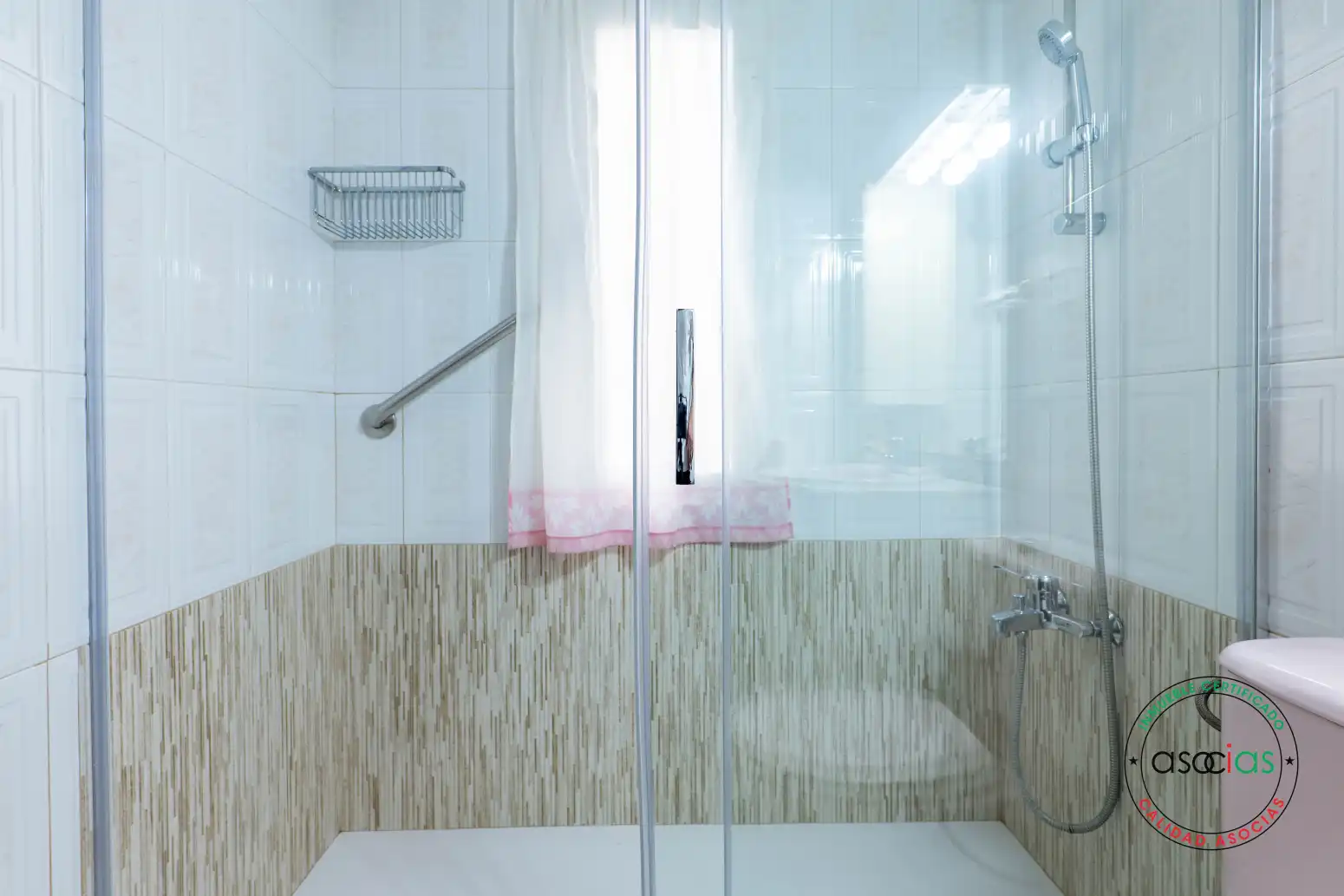 Baño de Piso en venta en Gijón  con Calefacción y Trastero