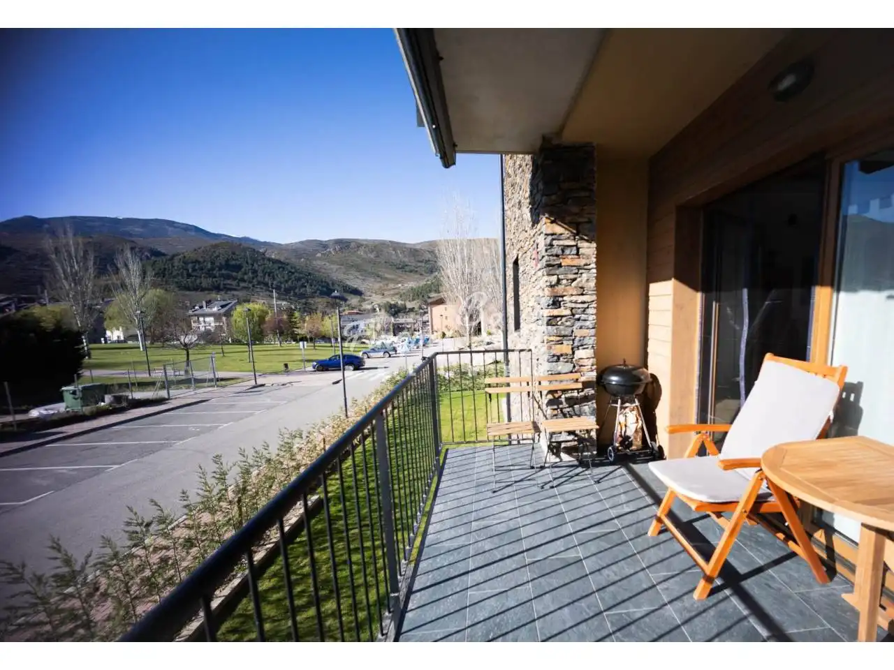 Terraza de Apartamento en venta en Bellver de Cerdanya con Aire acondicionado, Calefacción y Parquet