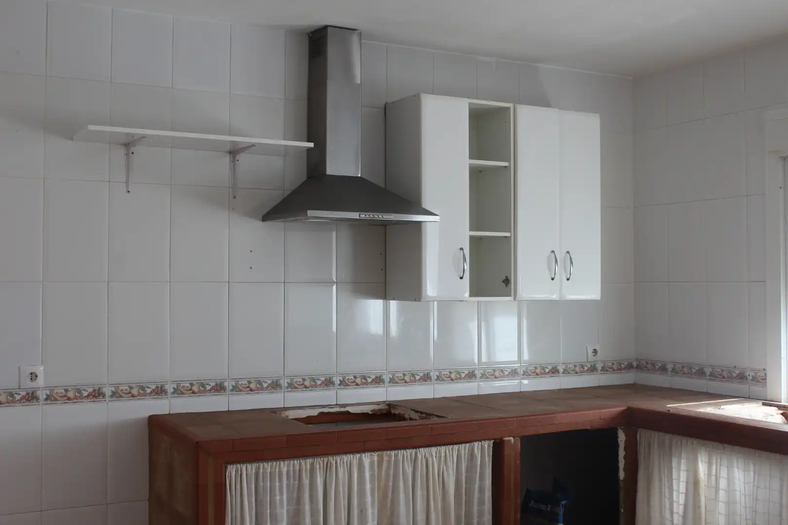 Cuina de Casa adosada en venda en Burguillos amb Aire condicionat, Jardí privat i Balcó