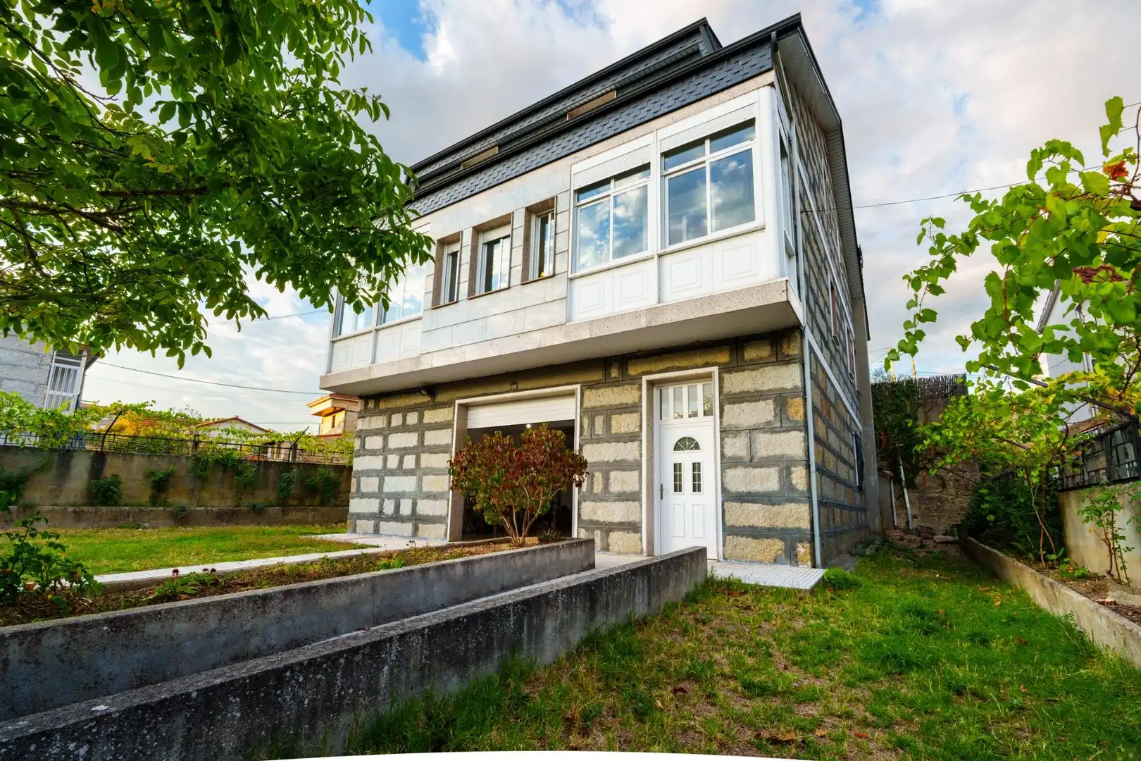 Vista exterior de Casa o chalet en venta en Ourense Capital  con Calefacción, Jardín privado y Balcón