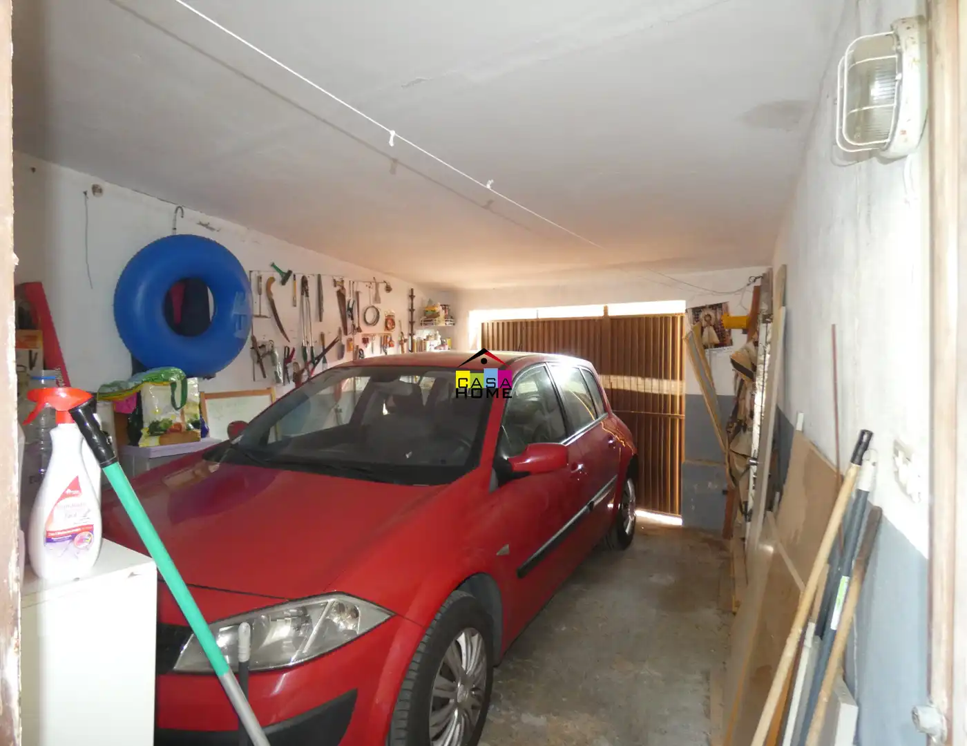 Aparcament de Casa adosada en venda en Benicasim / Benicàssim amb Jardí privat, Terrassa i Traster