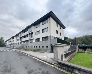 Außenansicht von Wohnung zum verkauf in Ezkio-Itsaso mit Heizung und Balkon