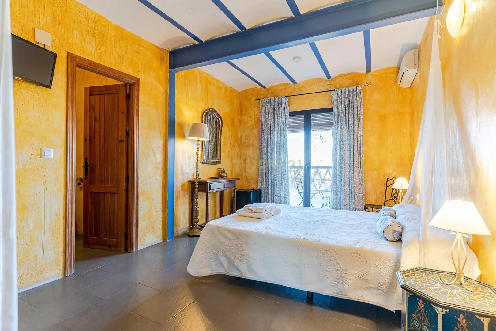 Bedroom of Houses for sale in Pinos Genil  with Air Conditioner, Private garden and Furnished