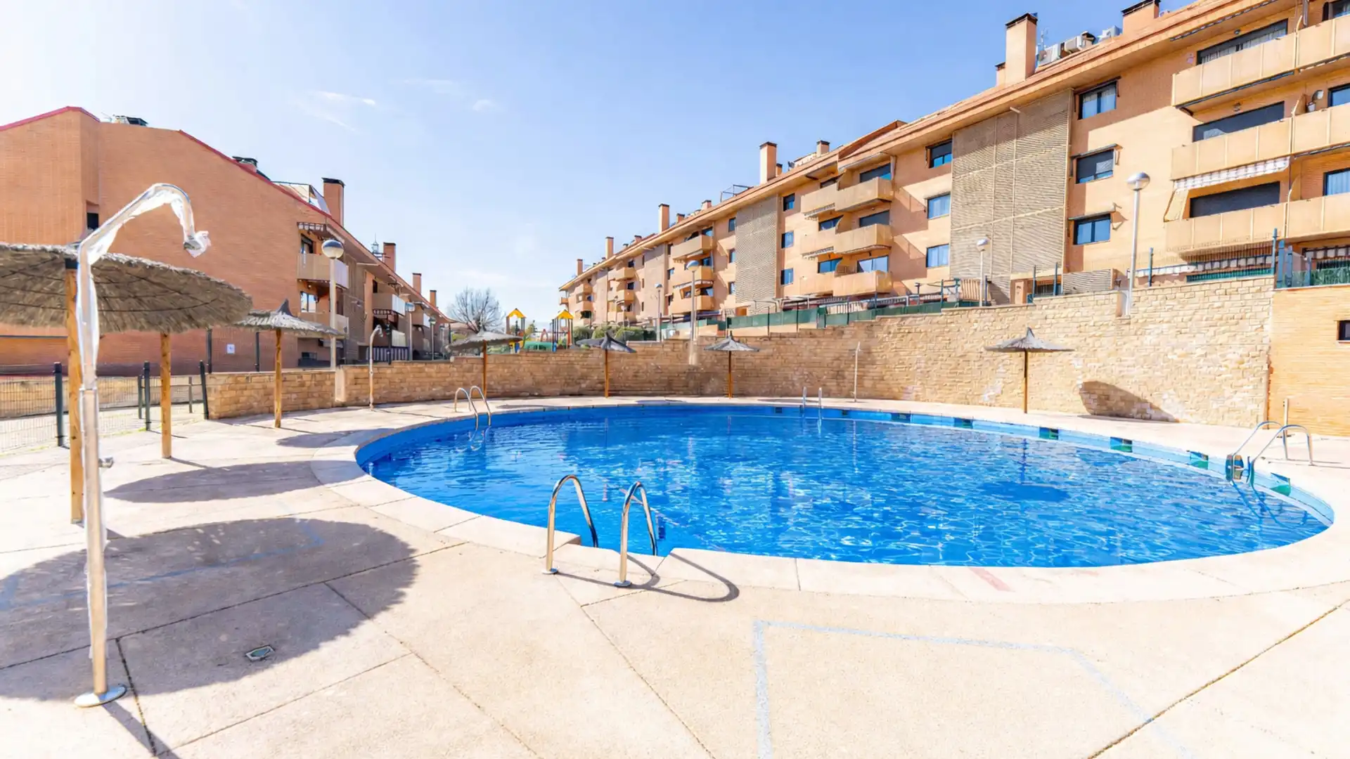 Piscina de Dúplex en venta en Arroyomolinos (Madrid) con Calefacción, Terraza y Piscina comunitaria