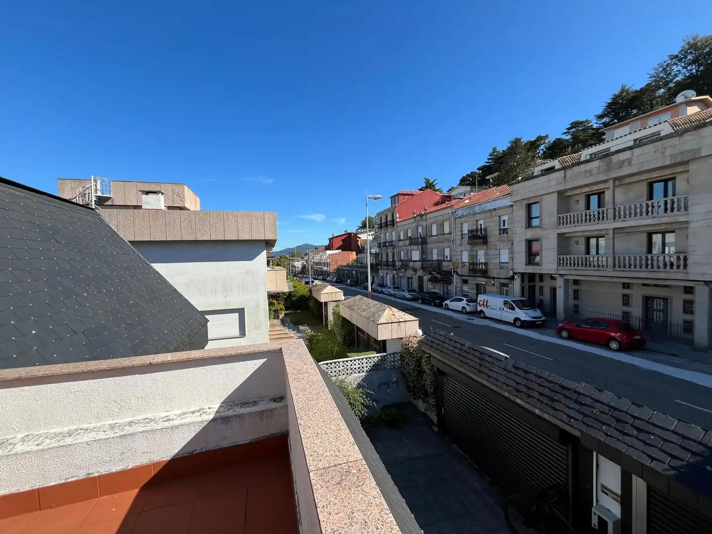 Vista exterior de Casa o xalet en venda en Vigo  amb Calefacció, Jardí privat i Parquet