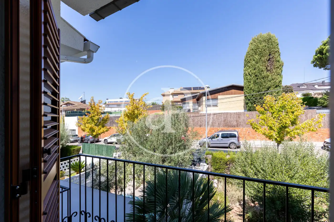 Vista exterior de Casa adosada en venda en Cerdanyola del Vallès amb Aire condicionat, Calefacció i Jardí privat