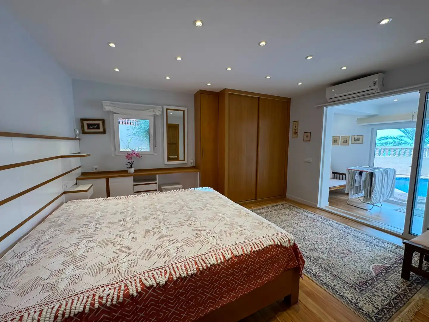 Habitación de Casa o chalet en venta en El Campello con Aire acondicionado, Calefacción y Jardín privado