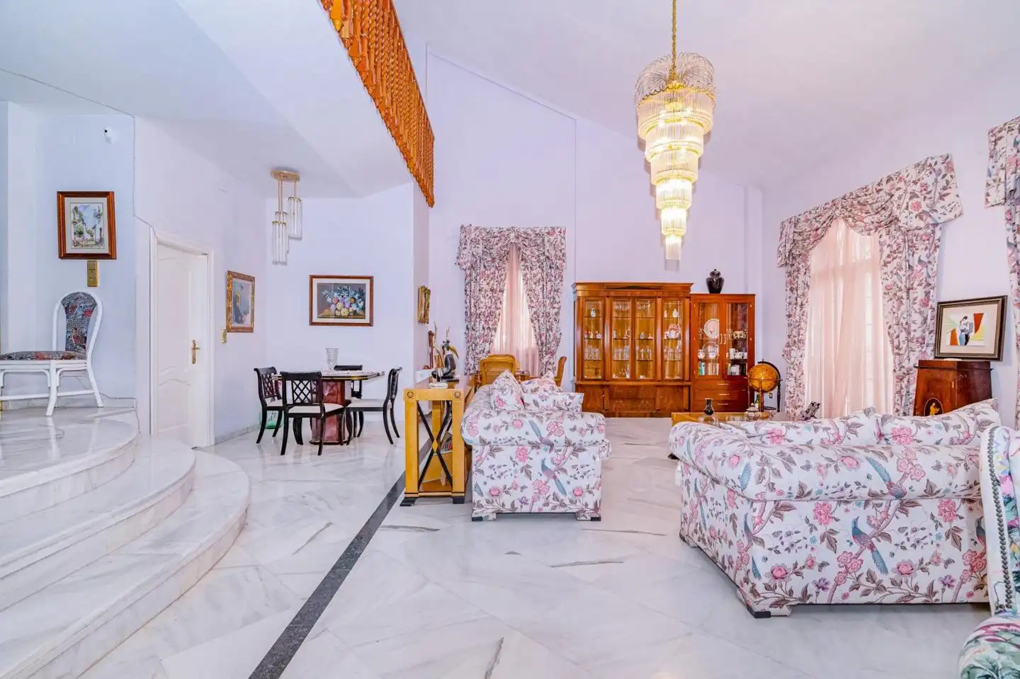 Sala d'estar de Casa o xalet en venda en La Zubia amb Calefacció, Jardí privat i Terrassa