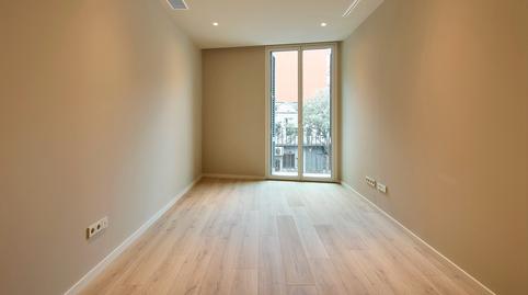 Foto 2 de Pis de lloguer a Carrer de València, 595, El Camp de l'Arpa del Clot, Barcelona