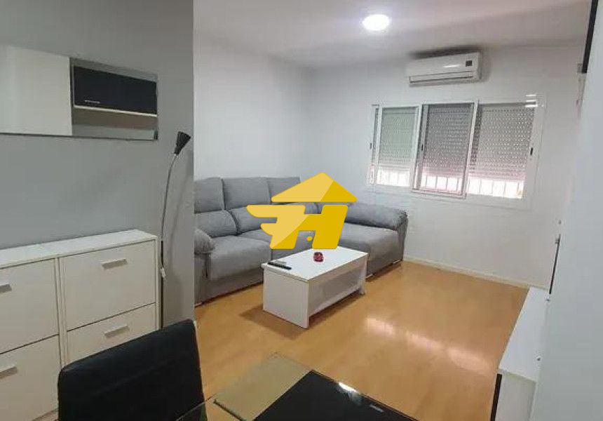 Sala d'estar de Pis de lloguer en Málaga Capital amb Aire condicionat i Moblat