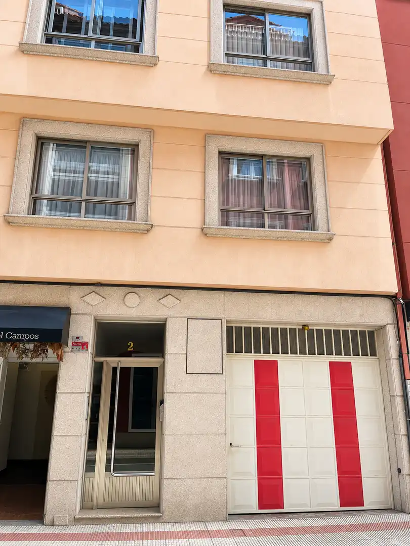 Vista exterior de Pis en venda en Arteixo amb Calefacció, Terrassa i Traster