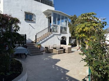 Casa aparellada amb piscina en venda a Selwo
