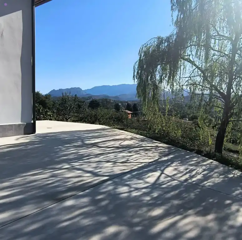 Terrassa de Casa o xalet en venda en Oviedo  amb Aire condicionat, Calefacció i Jardí privat