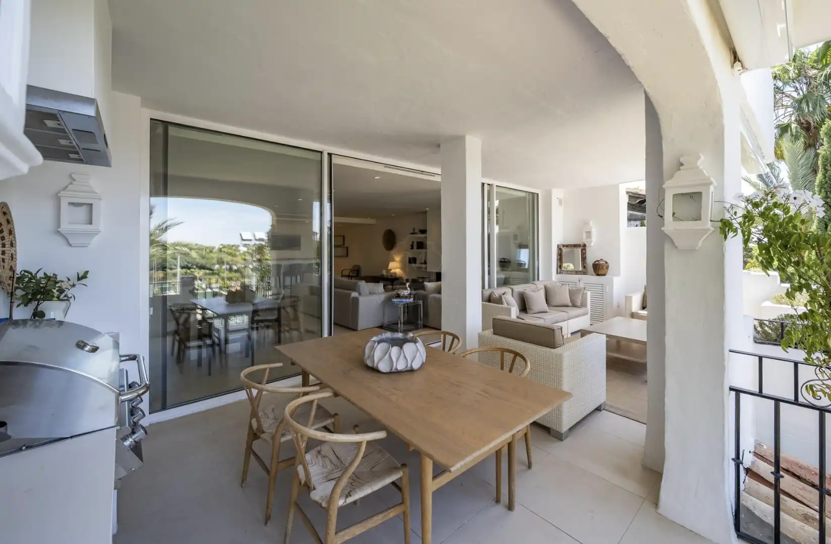 Terrasse von Dachboden zur Miete in Marbella mit Klimaanlage, Schwimmbad und Möbliert