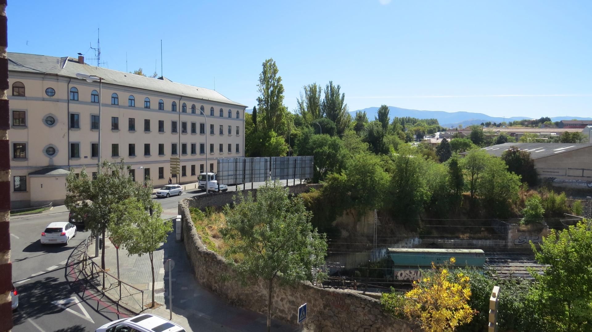 Vista exterior de Pis de lloguer en Segovia Capital amb Parquet