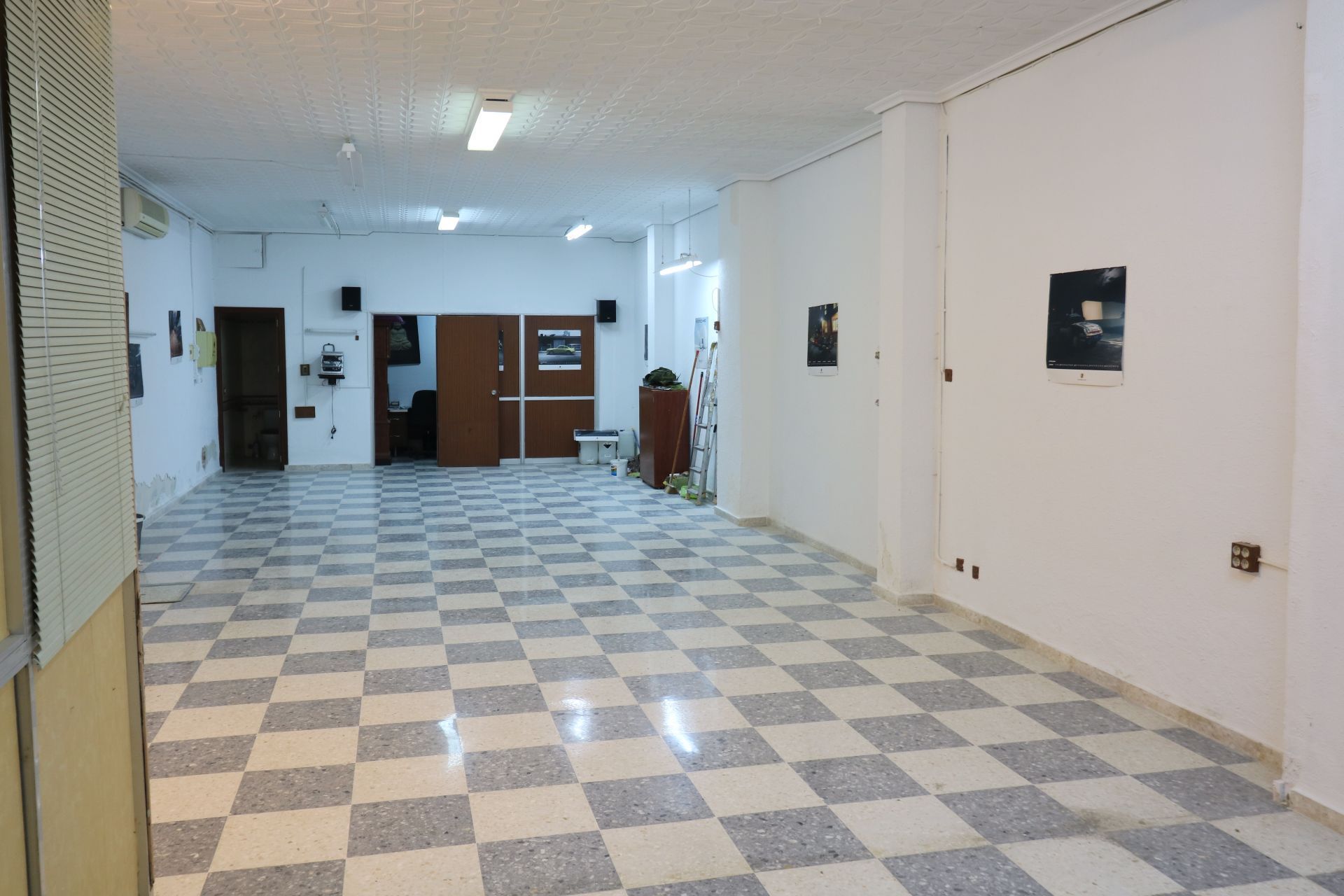 Premises for sale in  Sevilla Capital  with Air Conditioner