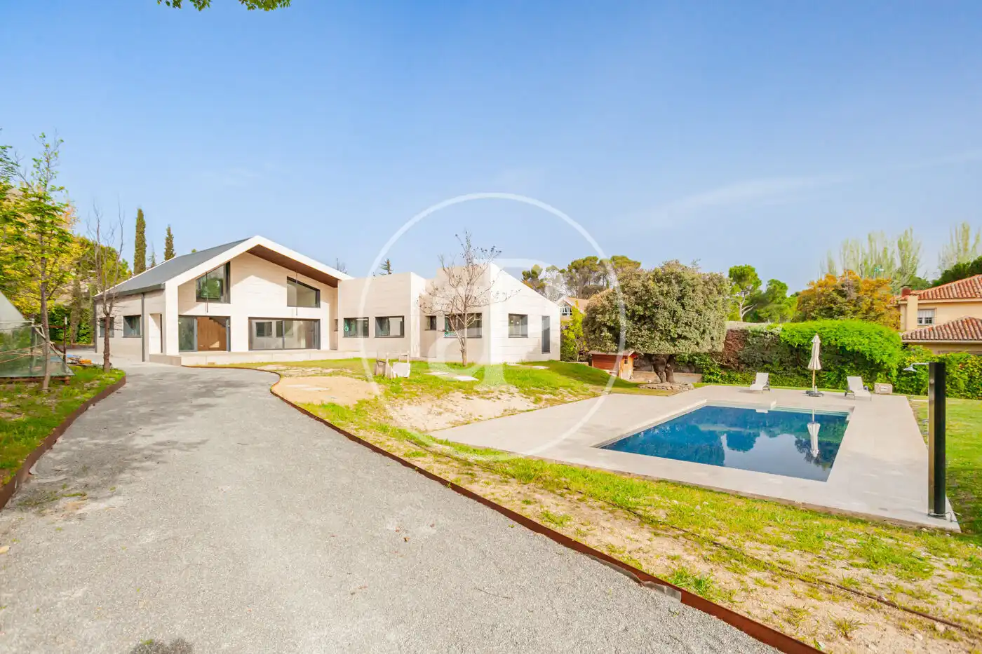 Vista exterior de Casa o chalet en venta en Pozuelo de Alarcón con Aire acondicionado, Calefacción y Jardín privado