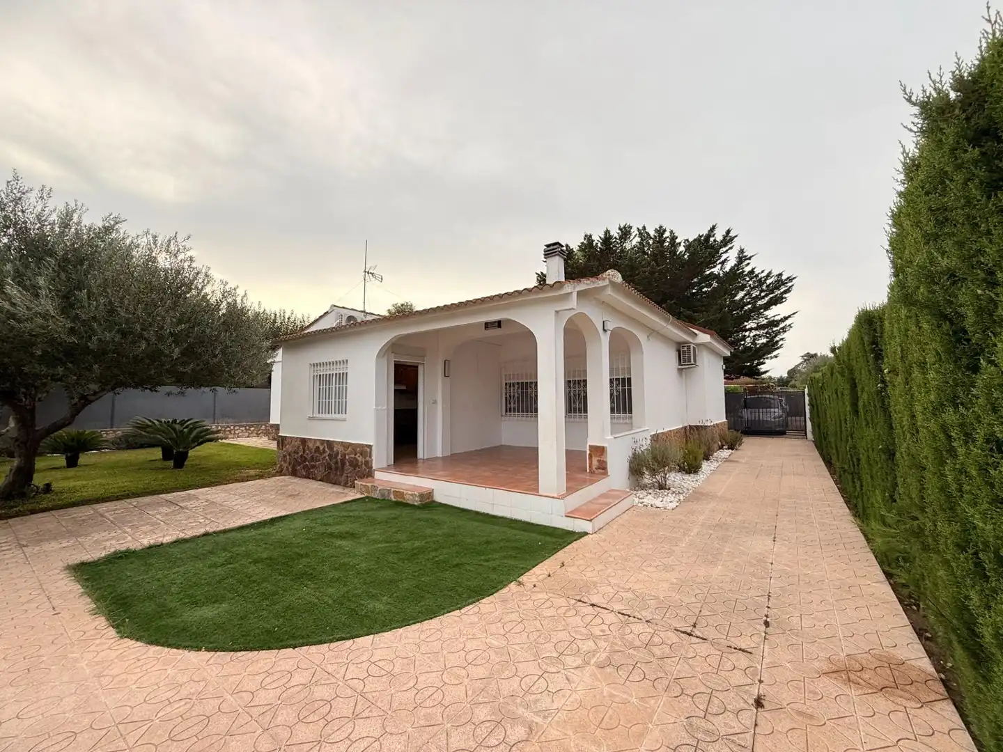 Vista exterior de Casa o chalet en venta en Carlet con Aire acondicionado, Calefacción y Jardín privado