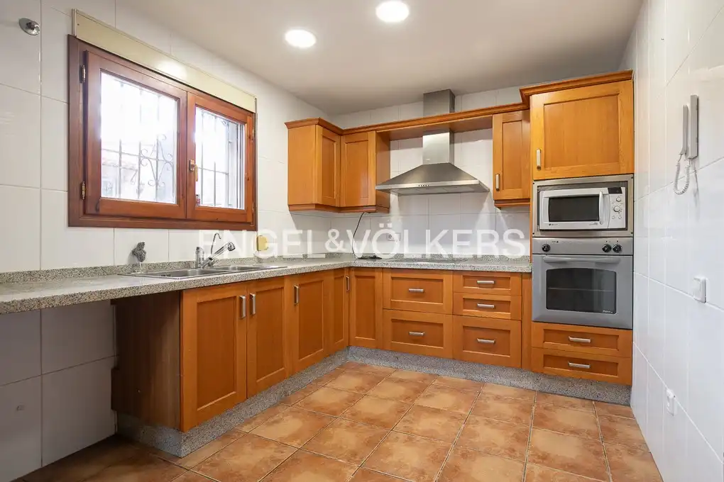 Cocina de Casa o chalet de alquiler en L'Eliana con Aire acondicionado, Calefacción y Jardín privado
