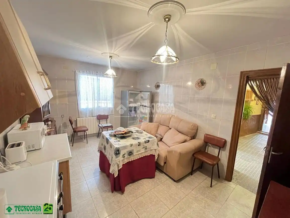 Sala de estar de Casa adosada en venta en Miguelturra con Aire acondicionado y Calefacción