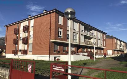 Vista exterior de Pis en venda en Los Corrales de Buelna 