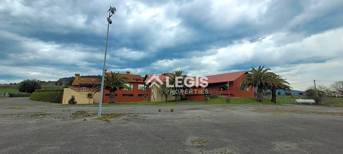 Vista exterior de Edificio en venta en Llanera
