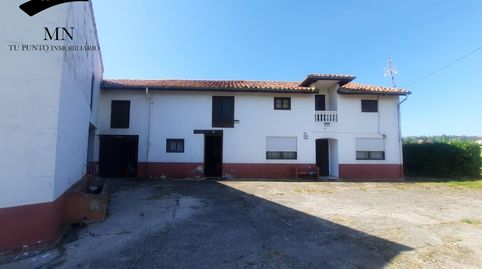 Casa tradicional con gran potencial y espectacular parcela urbana de 2.420 m2 en Hinojedo, Suances