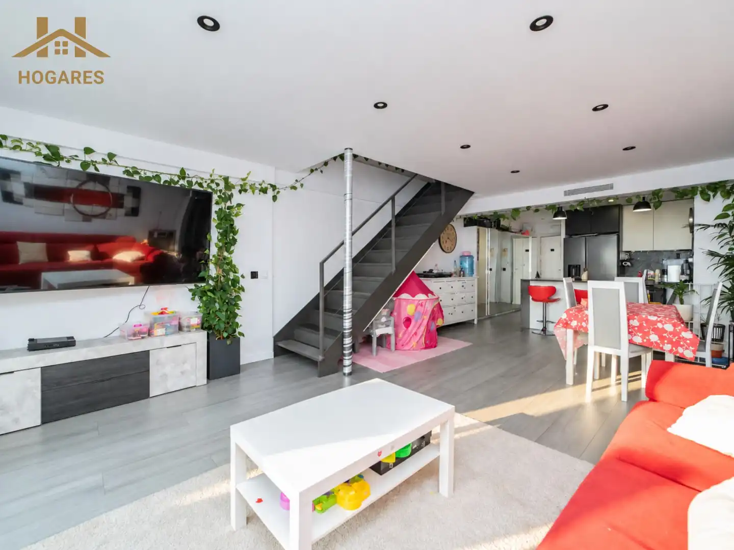 Duplex with pool for sale in Avenida del Cerro del Águila 13, imagen 2