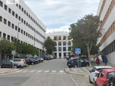 Pis amb balcó en venda a Avenida MARINA DE LA