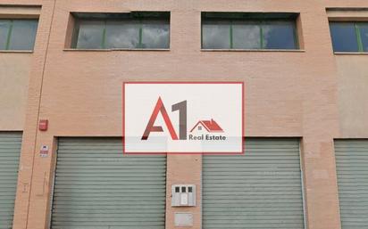 Vista exterior de Nau industrial en venda en Cornellà de Llobregat