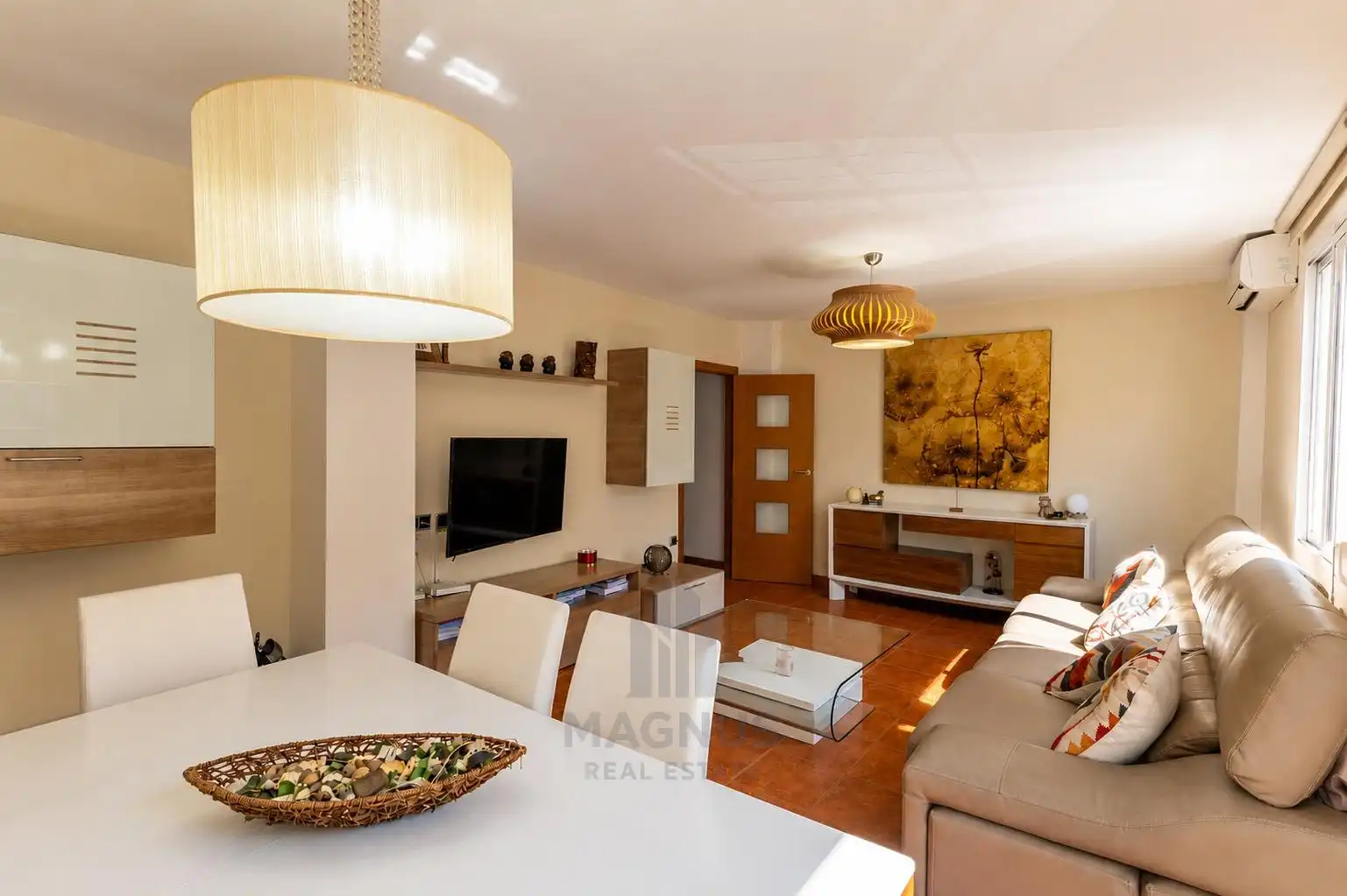 Sala d'estar de Pis en venda en Valencia amb Aire condicionat
