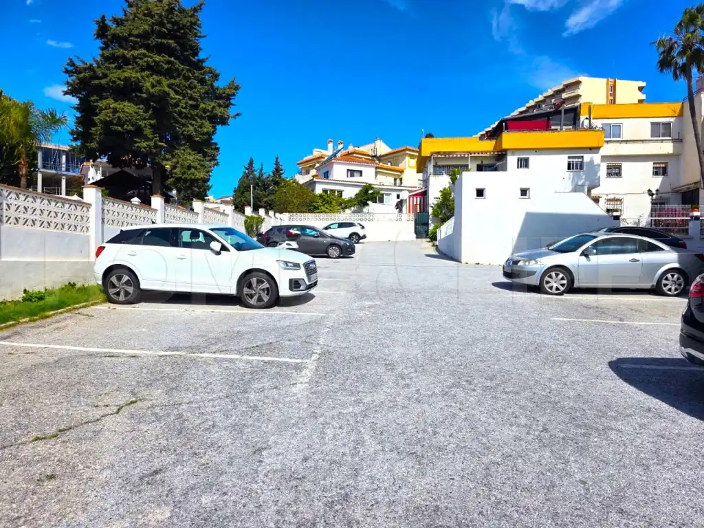 Parkplatz von Wohnungen zum Verkauf in Torremolinos mit Privatgarten, Terrasse und Schwimmbad