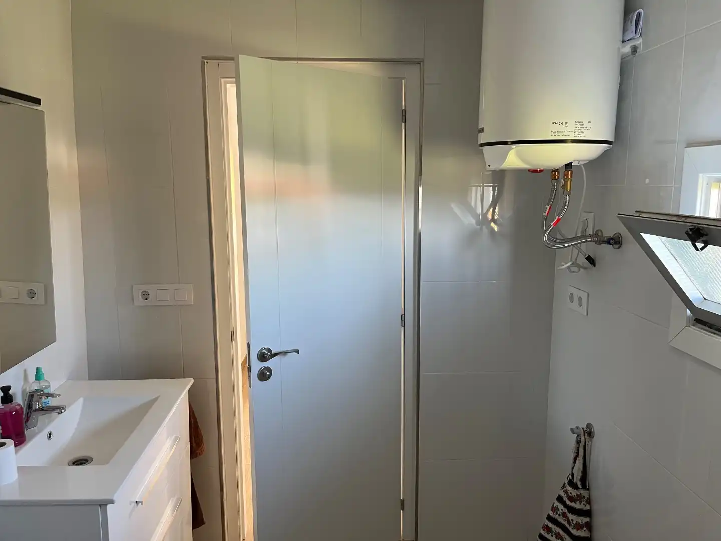 Badezimmer von Grundstücke zur Miete in Cambre 