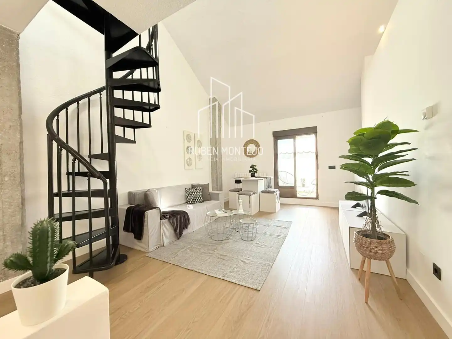 Sala de estar de Dúplex en venta en Villamayor con Calefacción, Terraza y Balcón