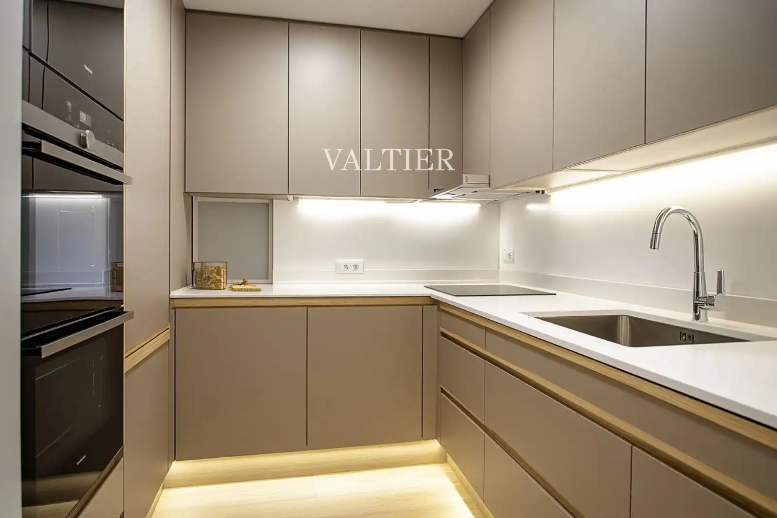 Kitchen of Flat for sale in Madrid  with Terrace and Furnished