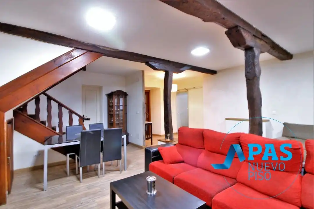 Sala de estar de Casa o chalet en venta en El Astillero   con Calefacción, Jardín privado y Trastero