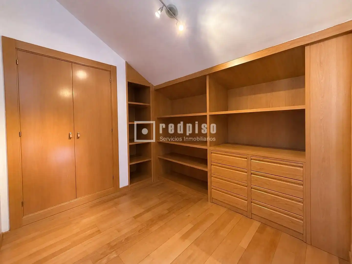 Bedroom of Houses for sale in Paracuellos de Jarama  with Air Conditioner, Heating and Private garden