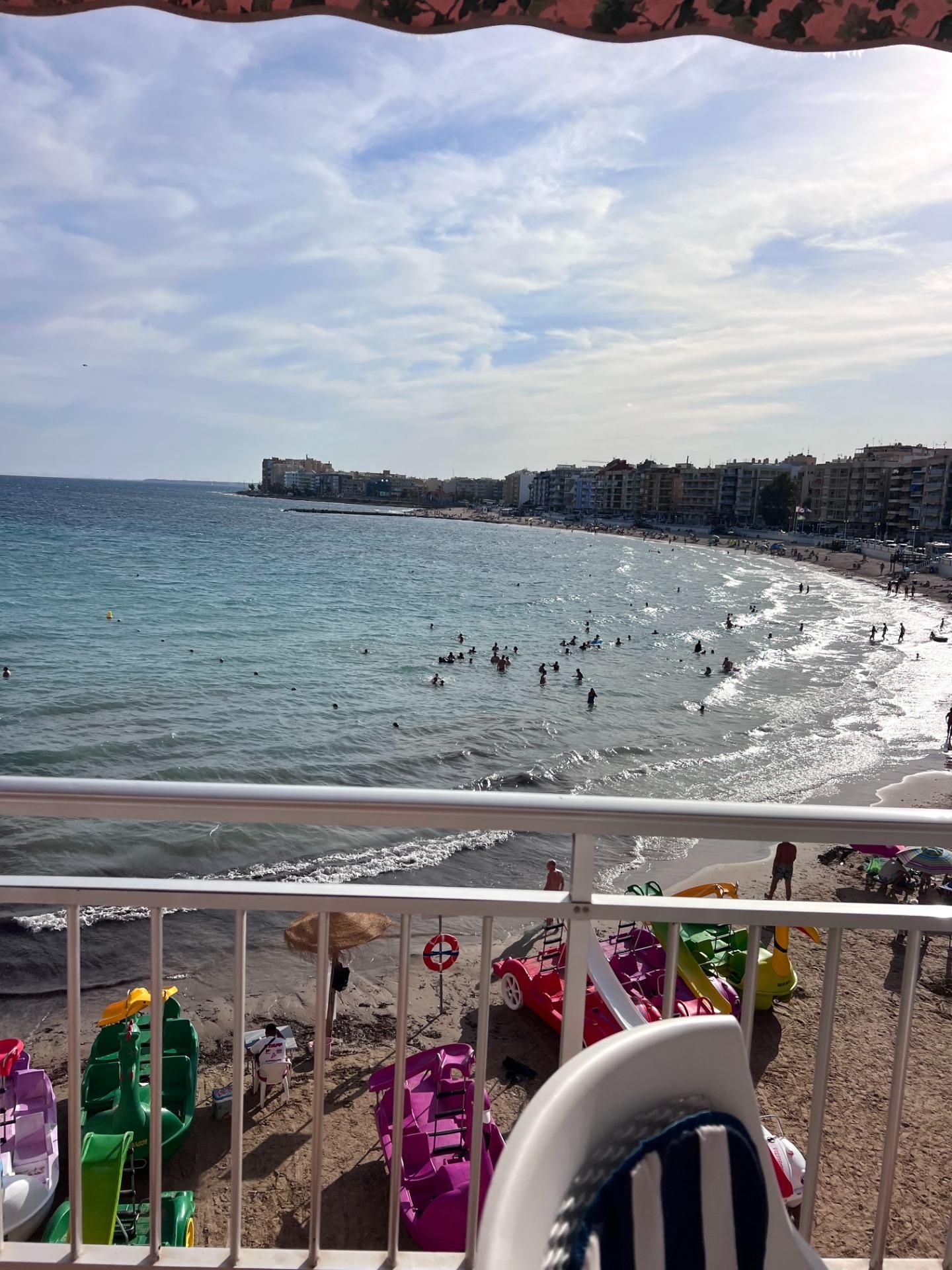Vista exterior de Apartament en venda en Torrevieja amb Aire condicionat, Calefacció i Terrassa