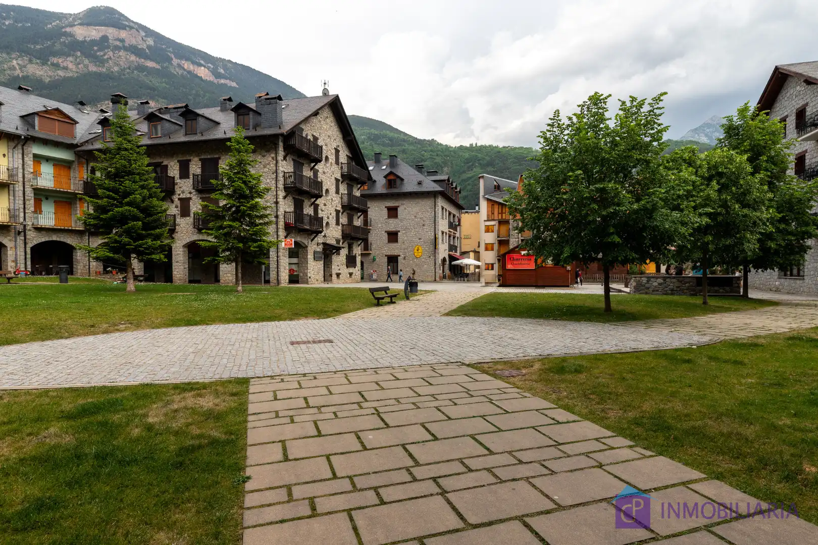 Außenansicht von Wohnung zum Verkauf in Benasque mit Heizung, Parkett und Terrasse