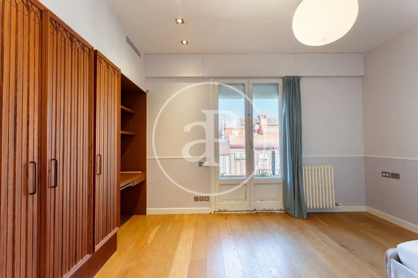 Schlafzimmer von Dachboden zur Miete in Barcelona mit Klimaanlage, Heizung und Terrasse