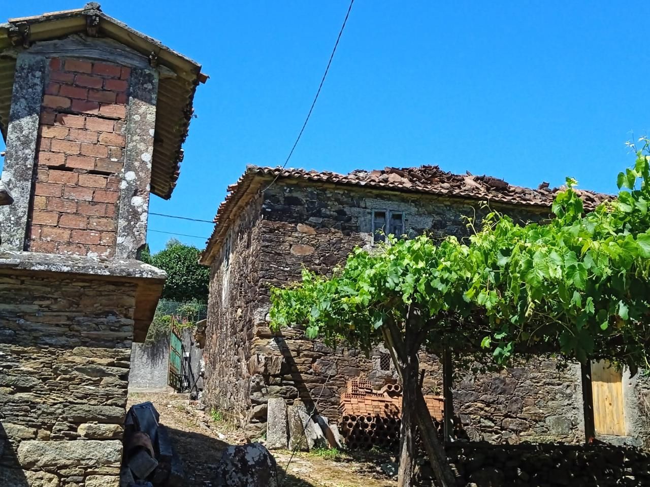Exterior view of Country house for sale in Santiago de Compostela 