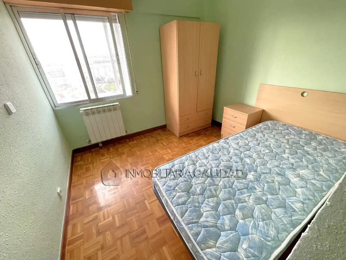 Bedroom of Flat for rent in Burgos  with Heating and Furnished