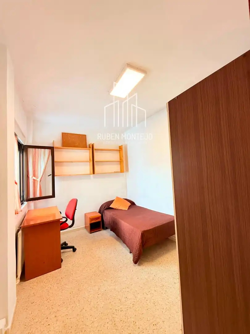 Habitación de Piso de alquiler en Salamanca con Calefacción, Terraza y Amueblado