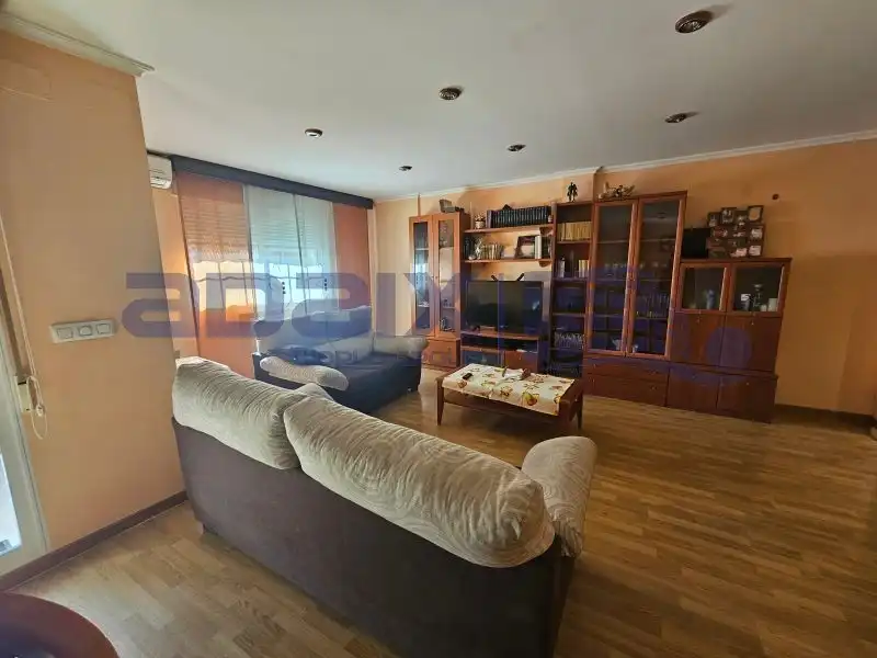Living room of Flat for rent in Puertollano  with Air Conditioner, Parquet flooring and Terrace